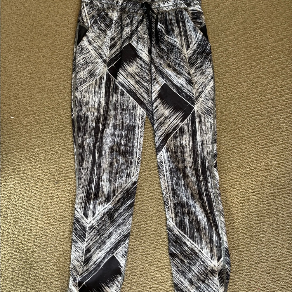 Lululemon Athletica Black and White Patterned Pants